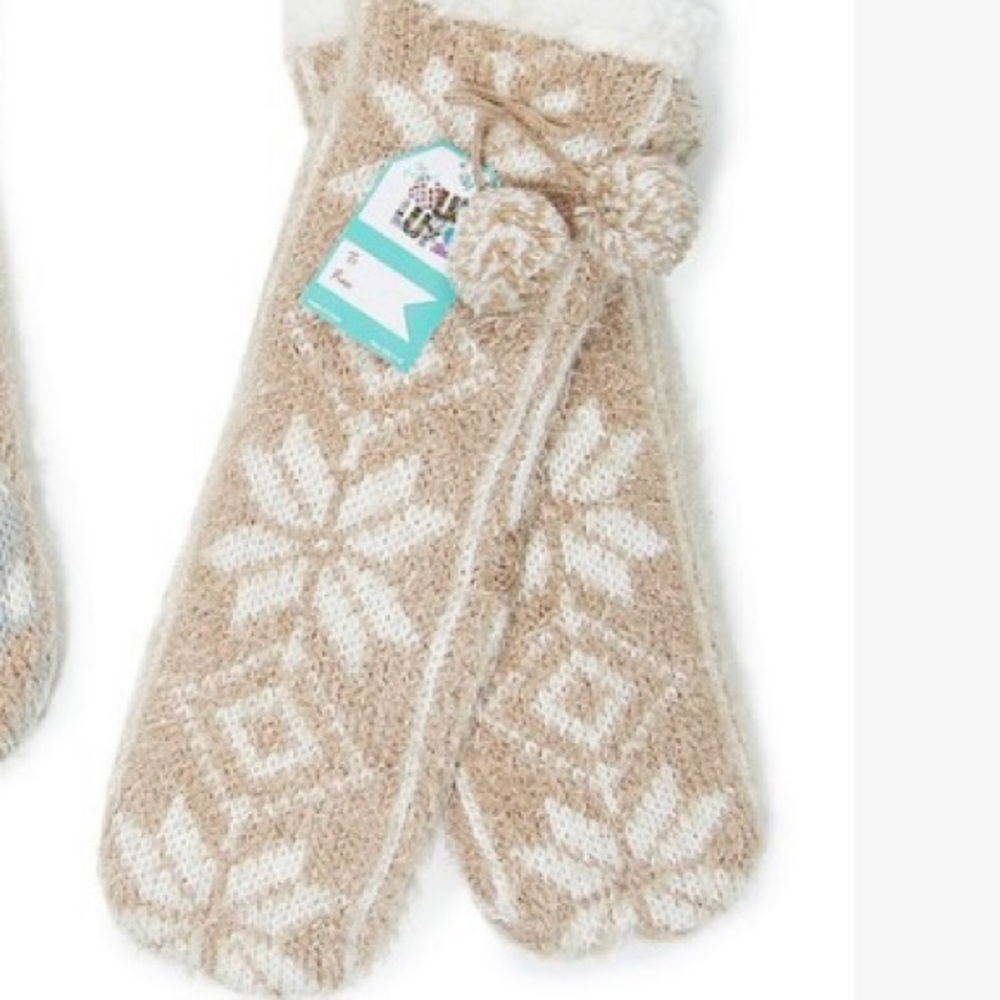 NWT mukluks Shea butter infused gripper socks size large extra large